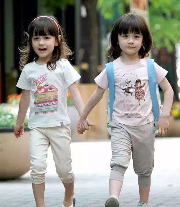 bestie chi em song sinh