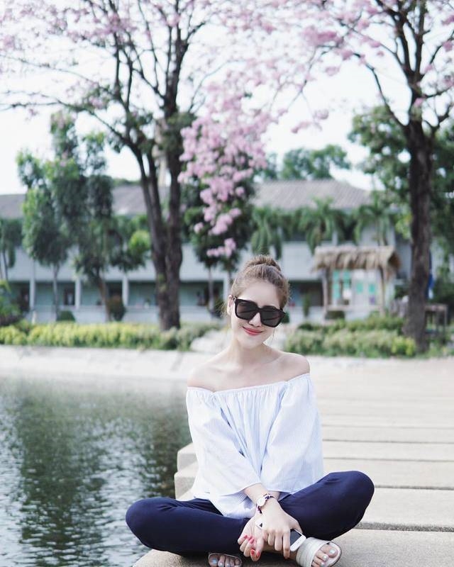 bestie-ao-thuat-voi-nhung-khoang-ho-tren-trang-phuc