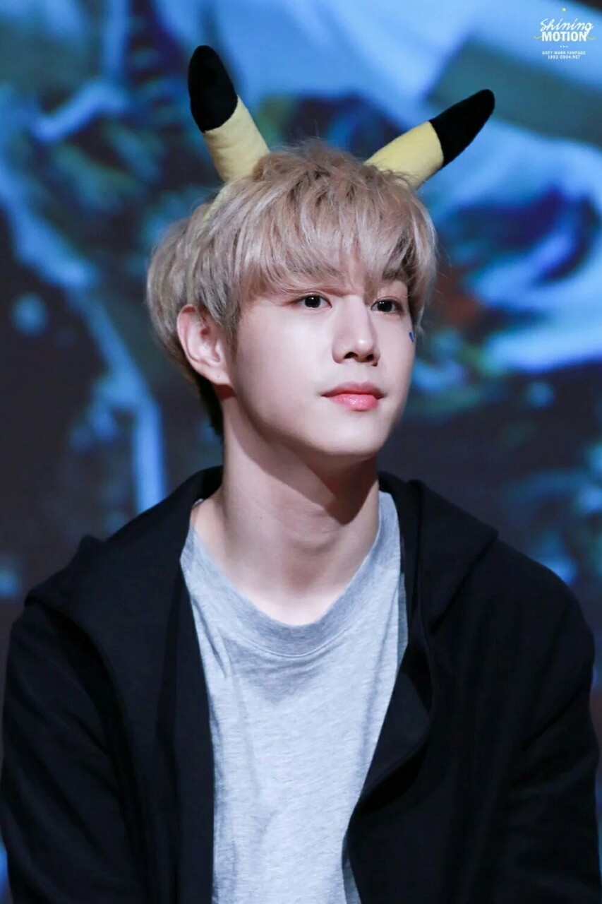 Những em út giả mạo dễ thương vô đối của các nhóm nhạc Kpop