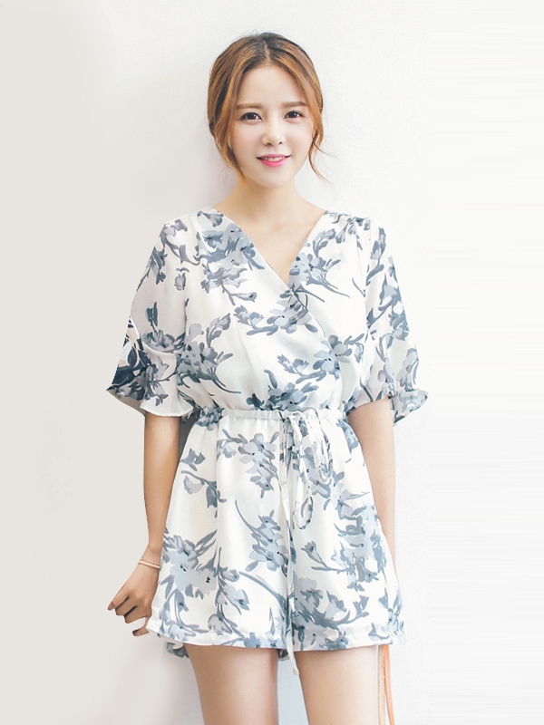 bestie-mac-dep-voi-jumpsuit