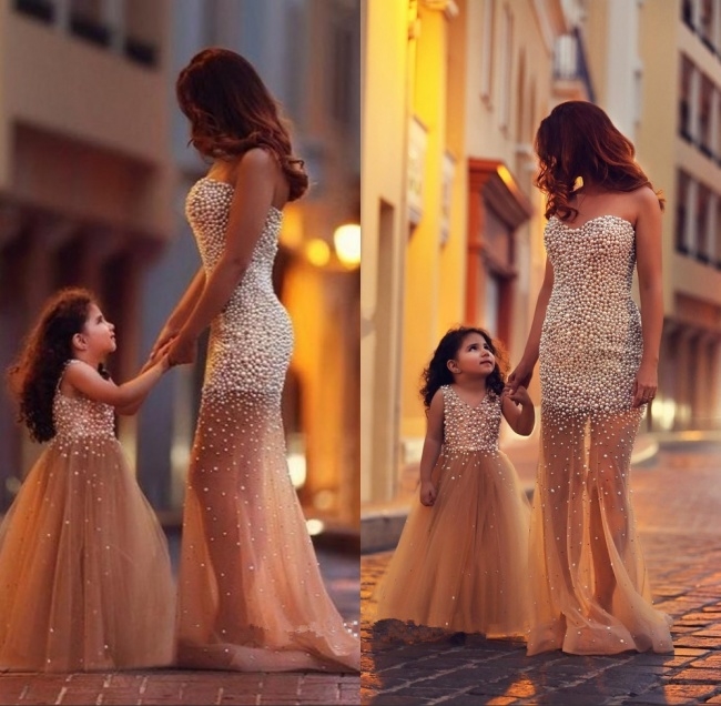 Chùm ảnh "Mẹ nào con nấy" dễ thương đến mức bạn muốn sinh ngay con gái