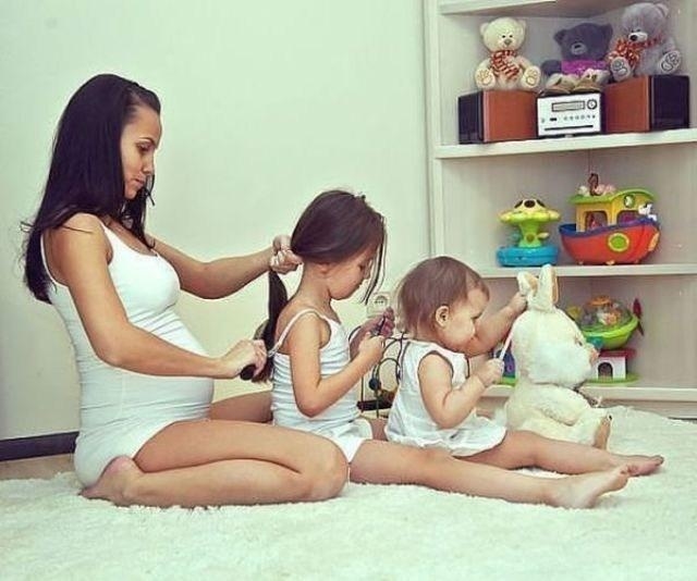 Chùm ảnh "Mẹ nào con nấy" dễ thương đến mức bạn muốn sinh ngay con gái