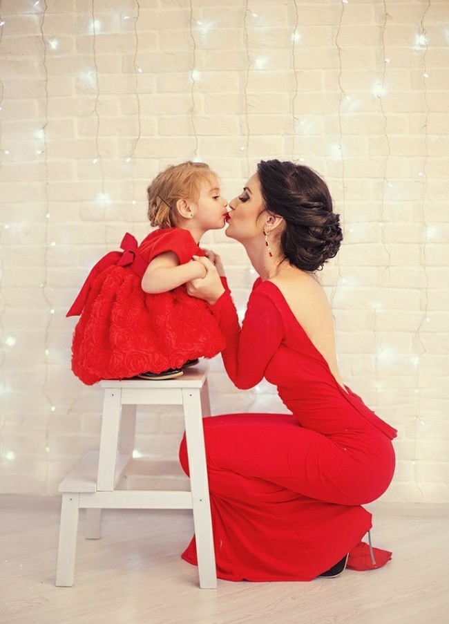 Chùm ảnh "Mẹ nào con nấy" dễ thương đến mức bạn muốn sinh ngay con gái