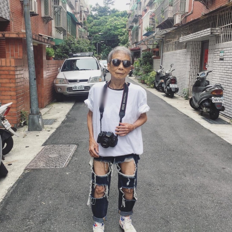 bestie cu ba thoi trang