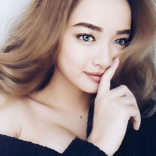 bestie co nang nam lun showbiz Viet