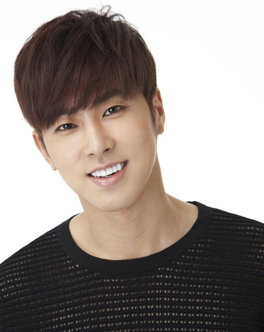 bestie truong nhom dang nguong mọ cua Kpop