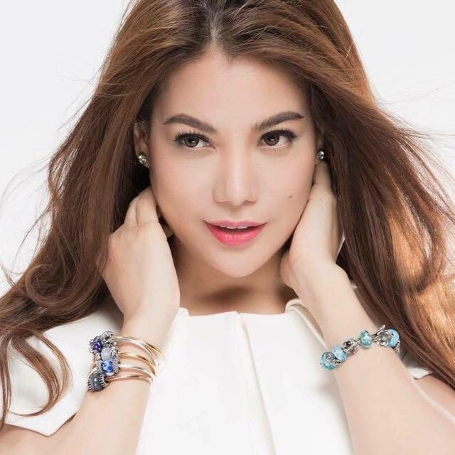 bestie dan dien vien dong tien xuong mau