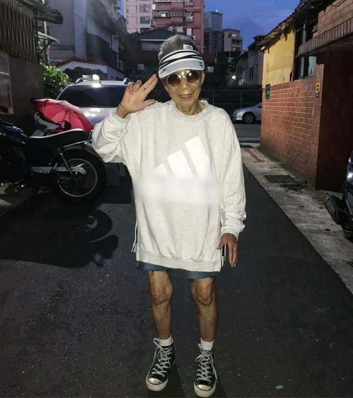 bestie cu ba thoi trang