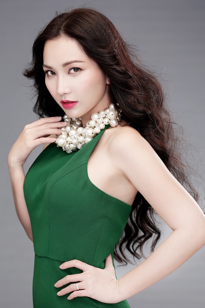 bestie dan dien vien mui ngo gai ngay ay bay gio