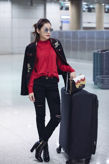 bestie sao viet thoi trang san bay hang hieu