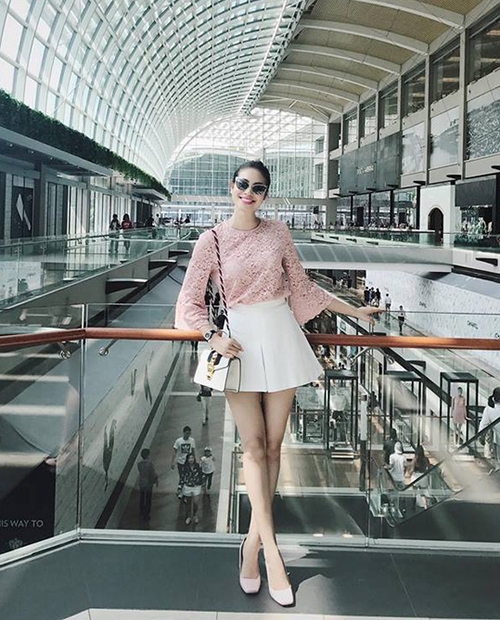 bestie sao viet thoi trang san bay hang hieu