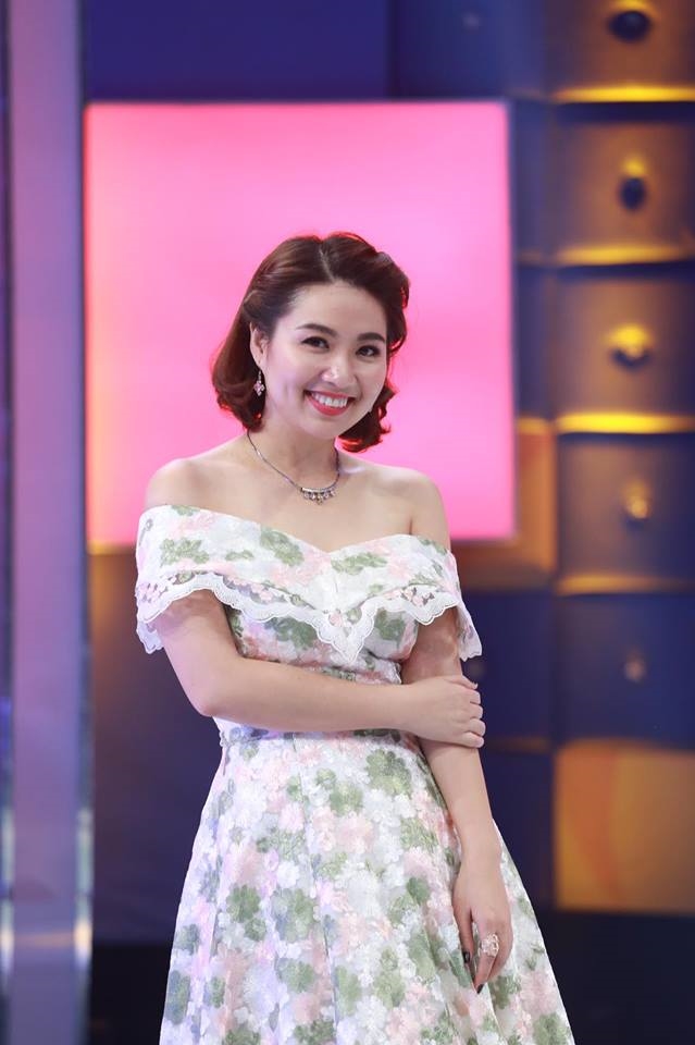 bestie dan dien vien mui ngo gai ngay ay bay gio