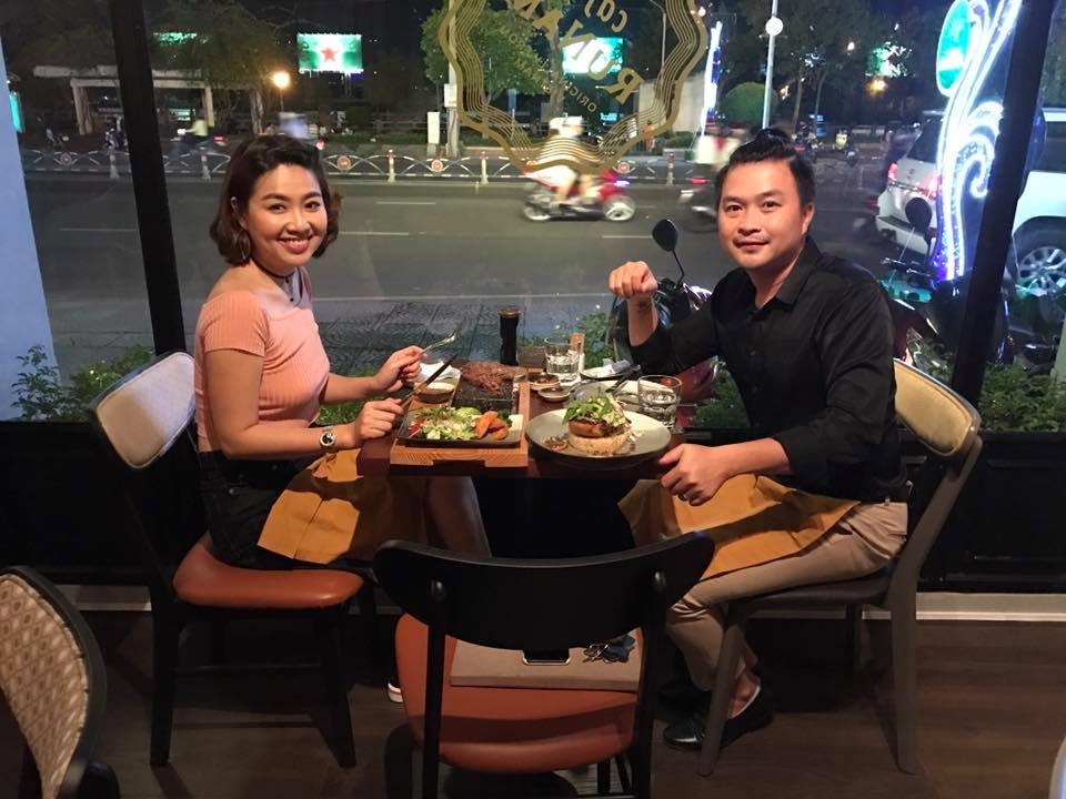 bestie dan dien vien mui ngo gai ngay ay bay gio