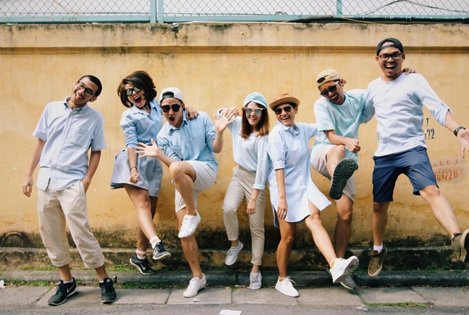 Bestie - Kieu chup anh voi hoi ban than 35