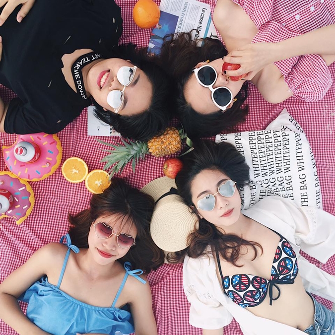 Bestie - Kieu chup anh voi hoi ban than 45