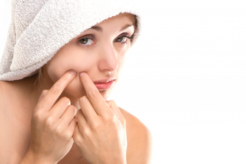 Sai lầm khi điều trị khiến mụn không biến mất mà còn ê hề trên da