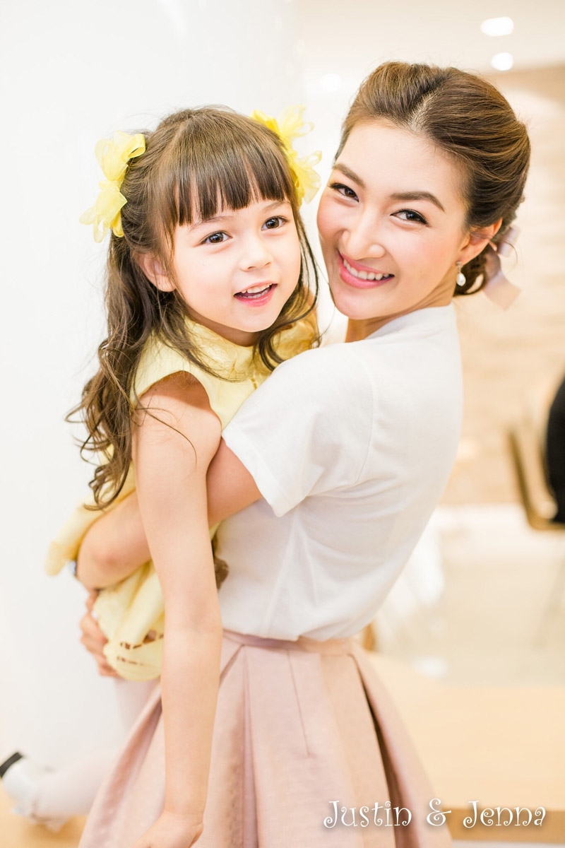 bestie thien than Thai Lan Jirada Jenna Moran