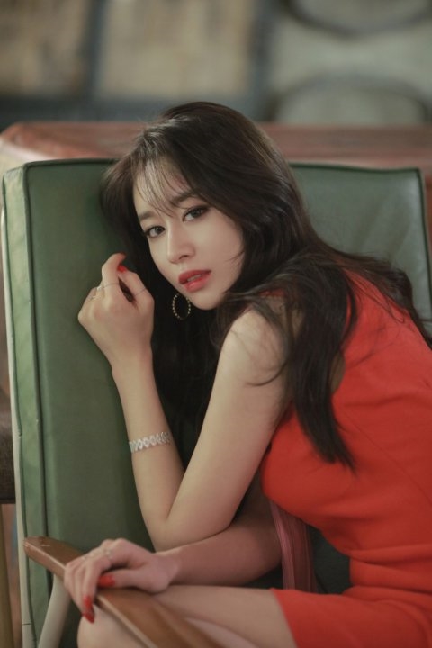 bestie idol nu sang chanh