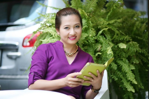 bestie dan dien vien dong tien xuong mau