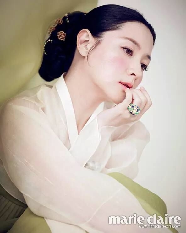 bestie sao Han mac hanbok dep nhat