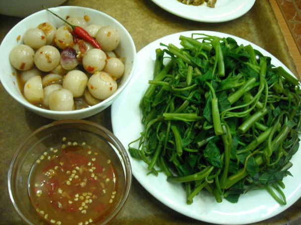 besite nhung mon an kinh dien thoi khon kho