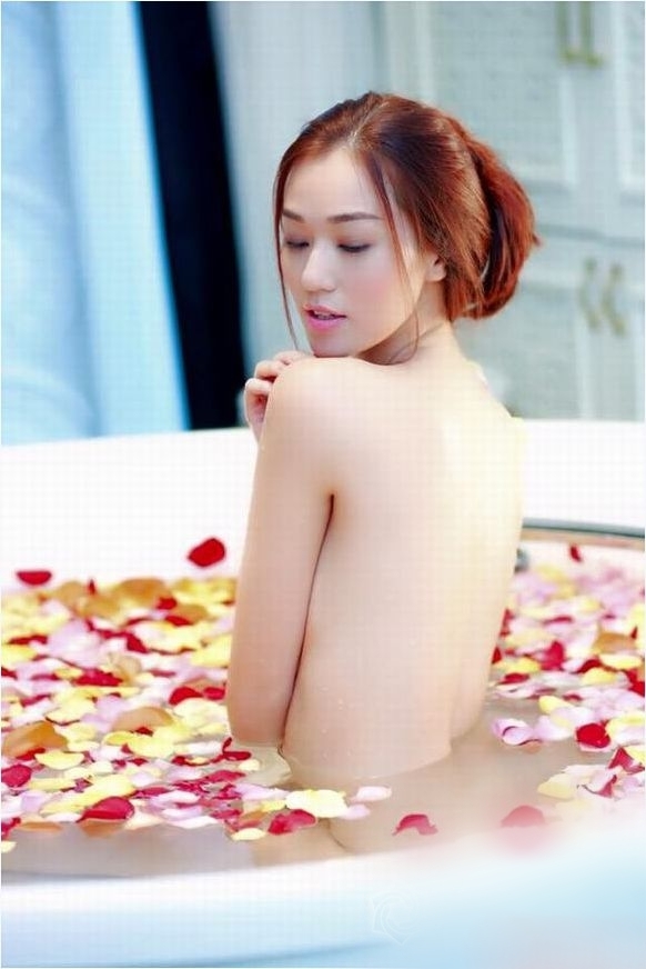 bestie canh tam nong bong my nhan chau a