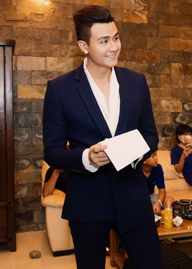 bestie sao viet lam host ke bi che nguoi duoc khen