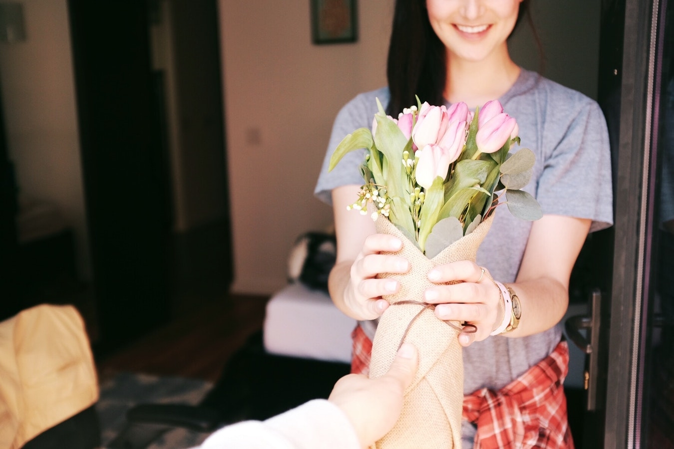 bestie nhung cach hoa giai nhanh han thu trong long