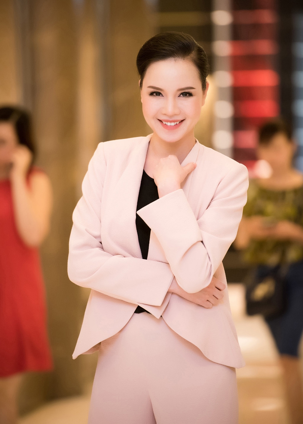 bestie hoa hau a hau viet kinh doanh thanh cong