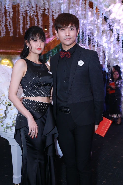 bestie sao viet du dam cuoi noi hon co dau