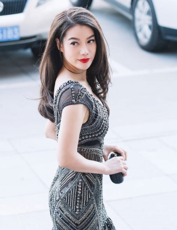 bestie sao viet lam host ke bi che nguoi duoc khen