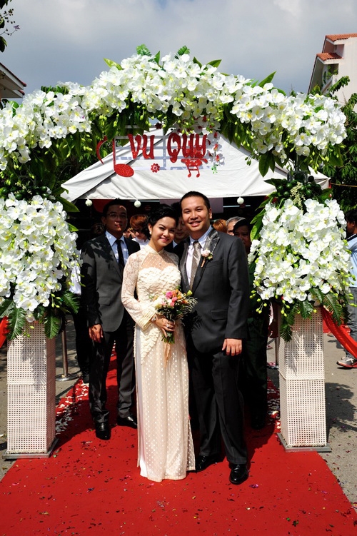 bestie my nhan viet ao dai cuoi