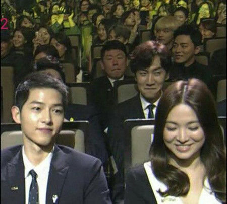 bestie dan khach moi sieu sao xu han duoc trong doi se do bo dam cuoi the ky cua song jong ki va song hye kyo