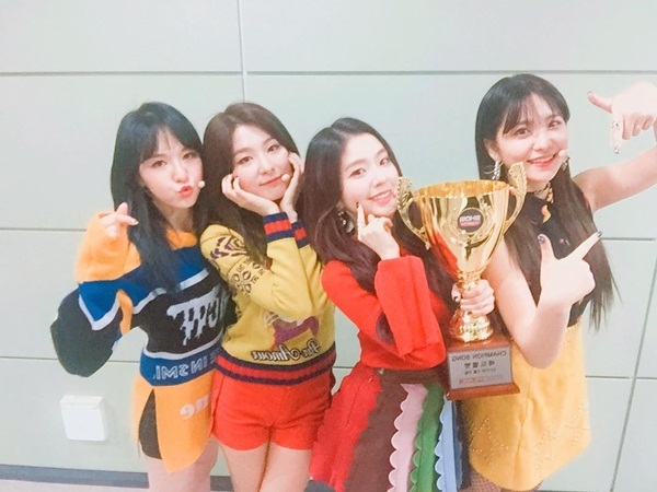 bestie Red Velvet giu cho cho thanh vien vang mat