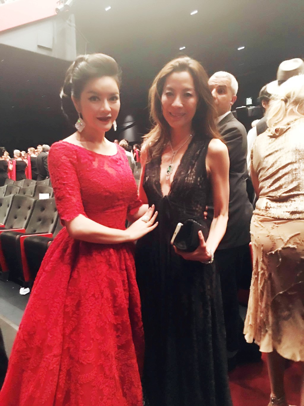 bestie my nhan viet do sac cung sao quoc te