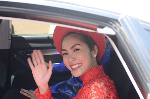 bestie my nhan viet ao dai cuoi