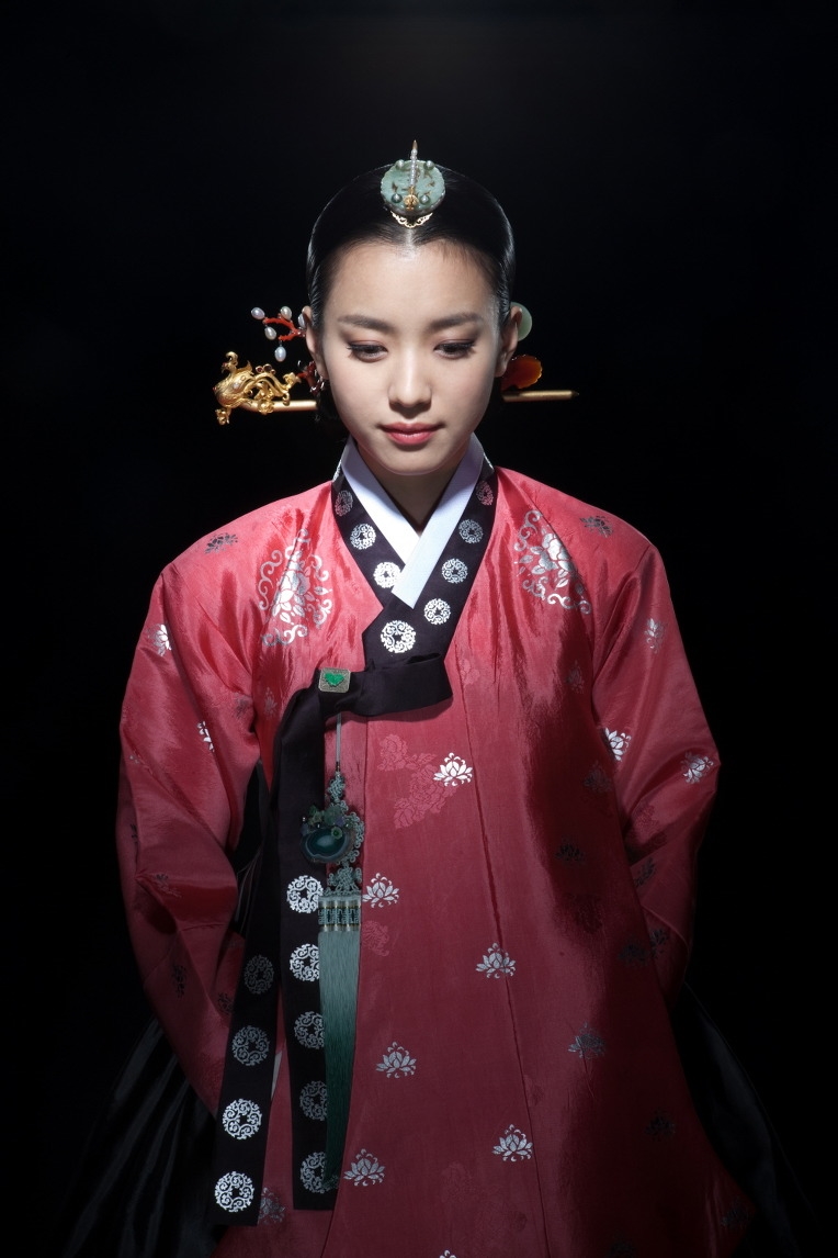 bestie sao Han mac hanbok dep nhat