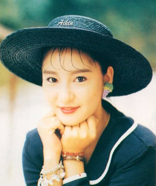 bestie chuyen tinh day nuoc mat Ly Mac Sau Tuyet Le