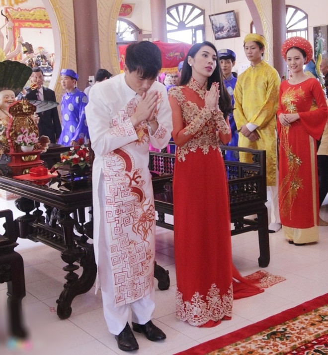 bestie my nhan viet ao dai cuoi