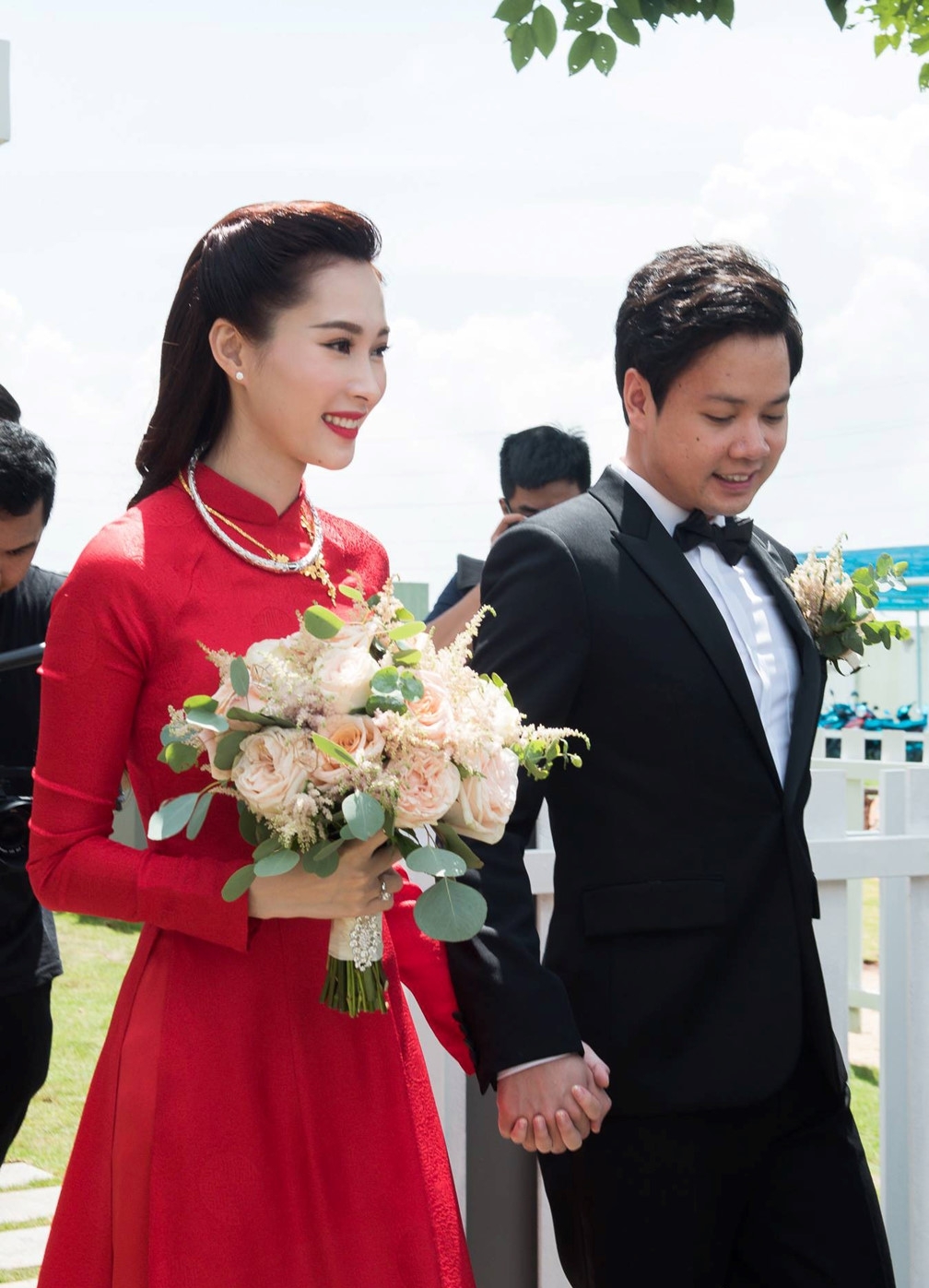bestie my nhan viet ao dai cuoi