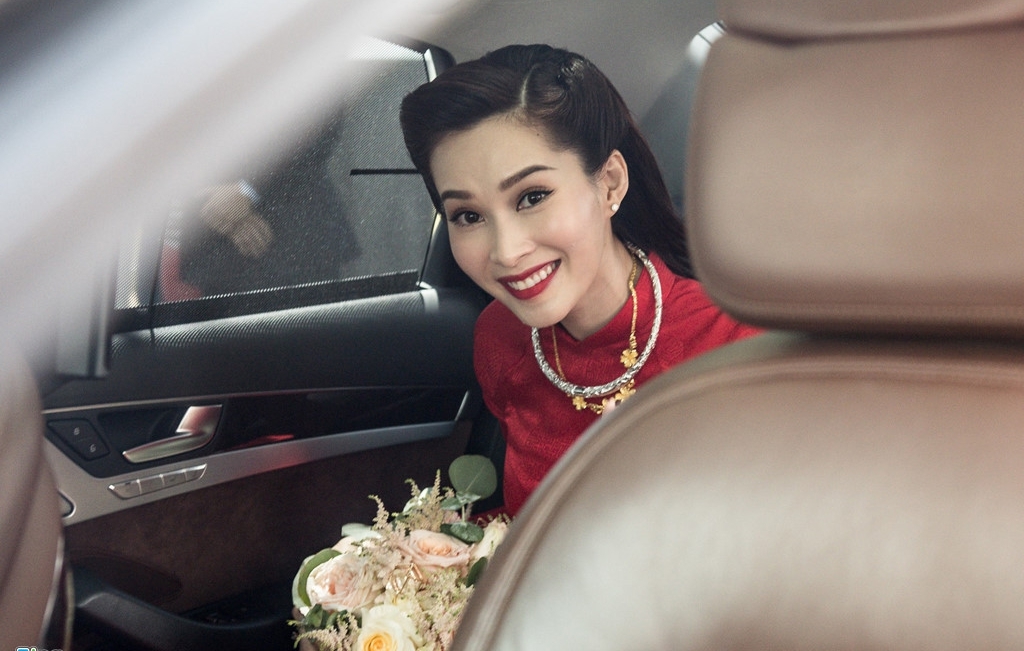 bestie my nhan viet ao dai cuoi