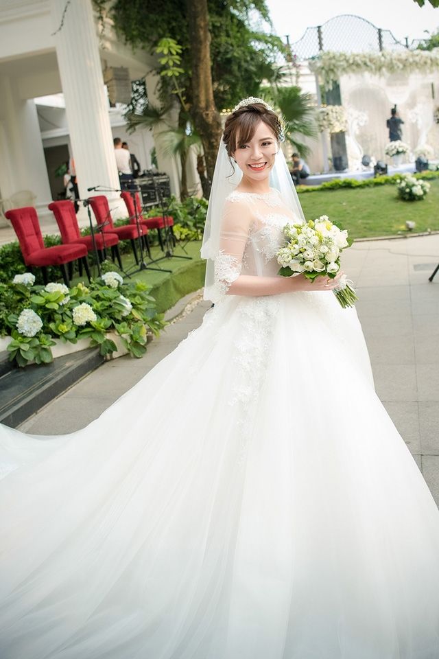 bestie vay cuoi sao viet xinh nhu cong chua