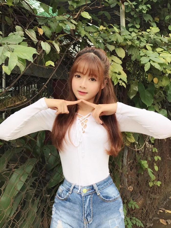 bestie hot girl mang ngay ay bay gio