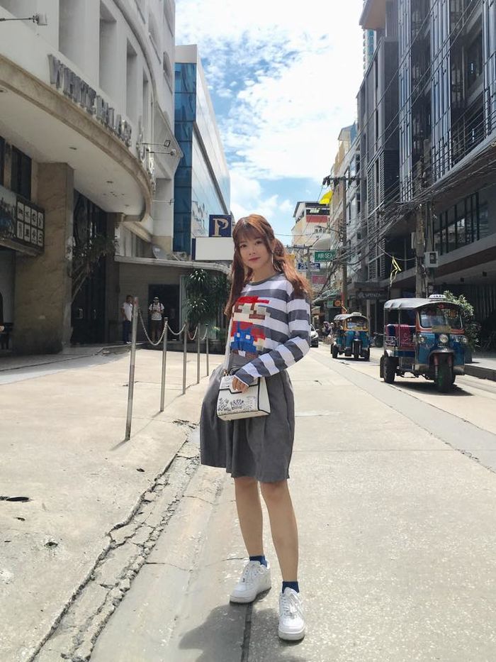 bestie hot girl mang ngay ay bay gio