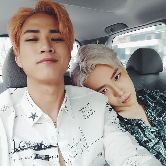 bestie phan ung khan gia nuoc ngoai khi nghe nghe si viet hat