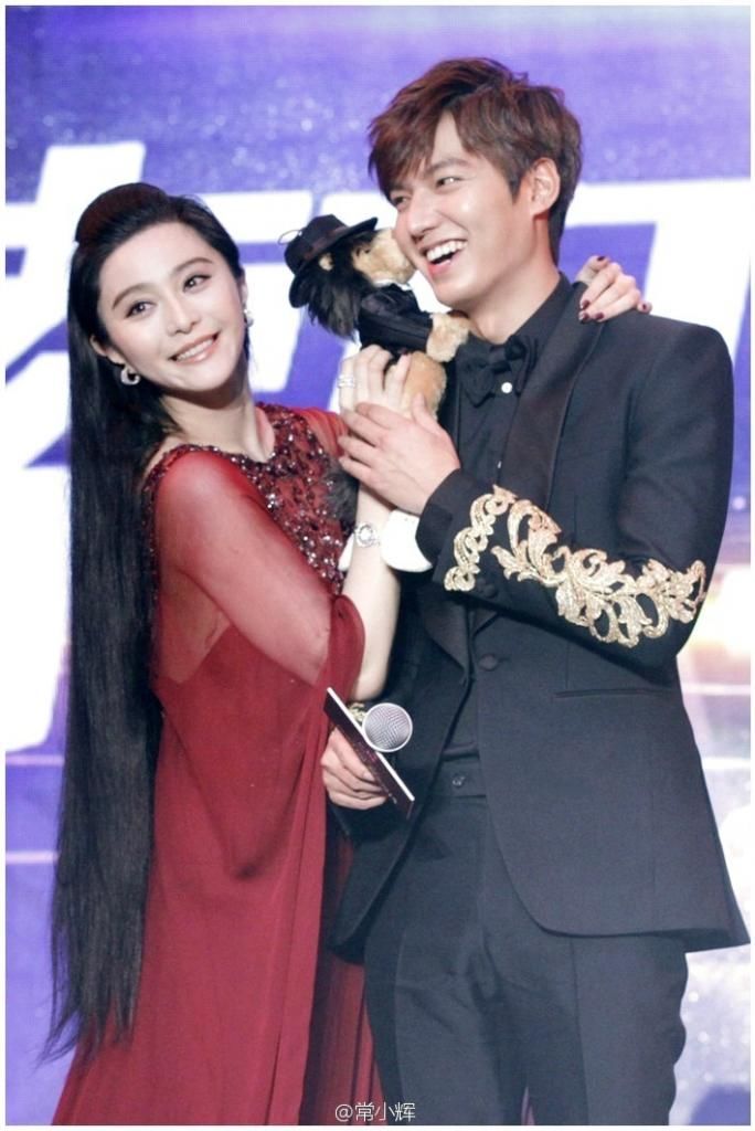 bestie nguoi dep Hoa Ngu dung canh my nam Han