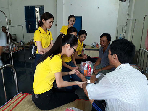 Hành trình thiện nguyện cộng đồng của thí sinh Hoa hậu Hoàn vũ 2017