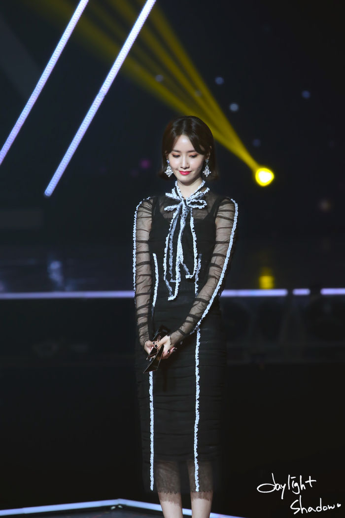 bestie Yoona dẹp khong ti vet