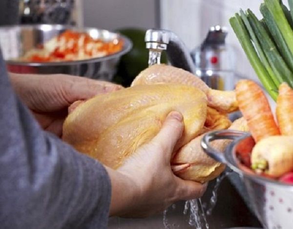 Những thói quen nấu ăn sai lầm khiến gia đình đổ bệnh