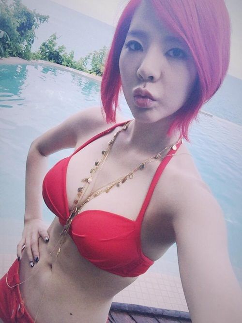 bestie sao nu khoe vong 1 goi cam